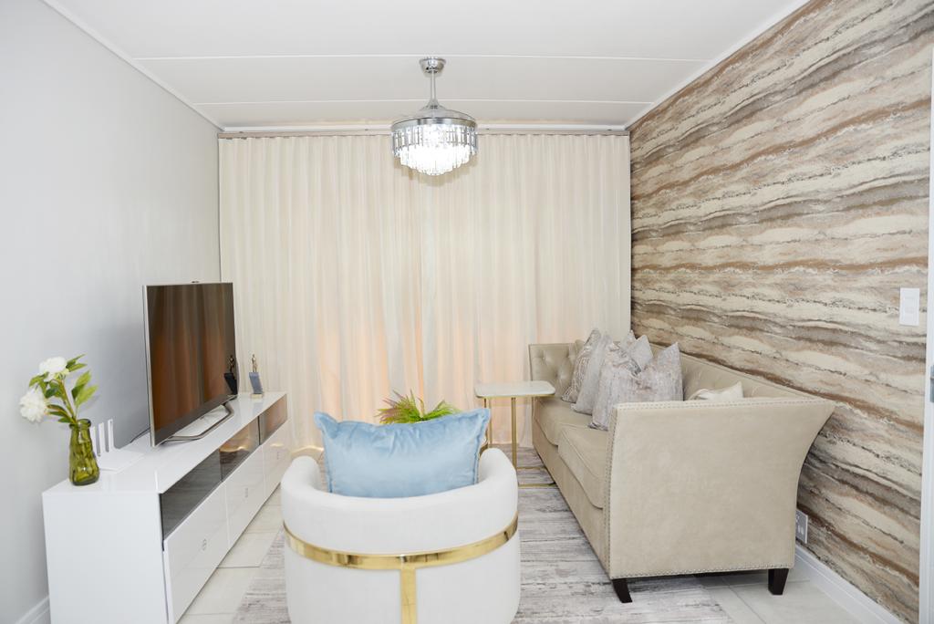 LuxAidLounge